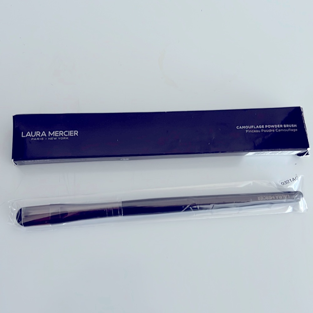 Laura Mercier powder brush